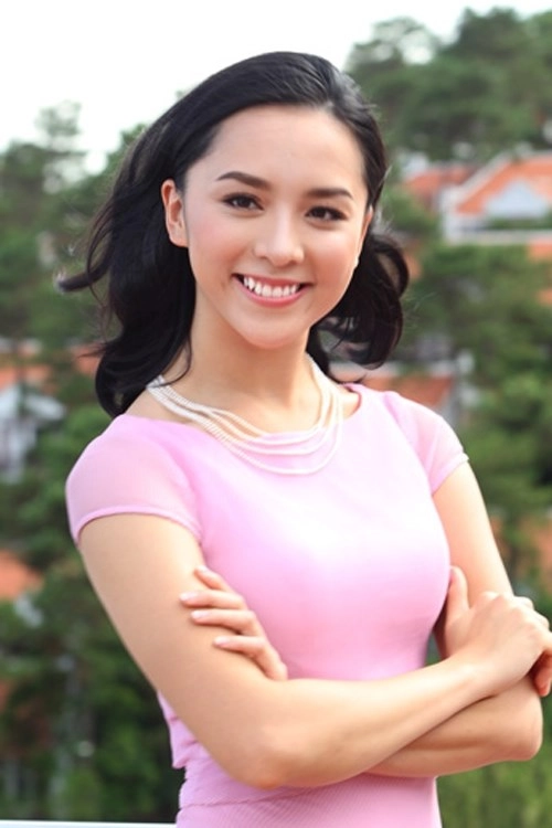 Vẻ đẹp của thiên lý sau 8 năm đăng quang tại hhhvvn