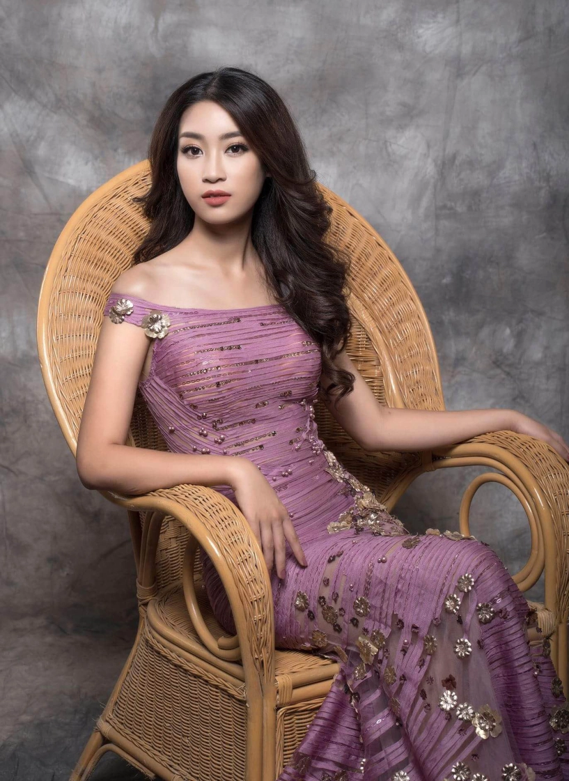 Hoa hậu Đỗ Mỹ Linh quyến rũ trong những thiết kế dạ hội hình ảnh 2 Hh đỗ mỹ linh cuốn hút trong những thiết kế dạ hội
