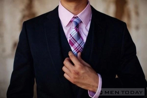 Tuyệt chiếu phối họa tiết cho áo sơ mi và cravat