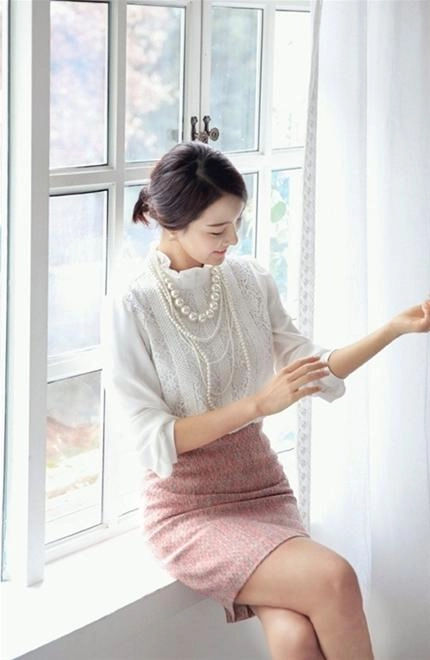Duyên dáng nới công sở với áo sơ mi nữ trắng 2017