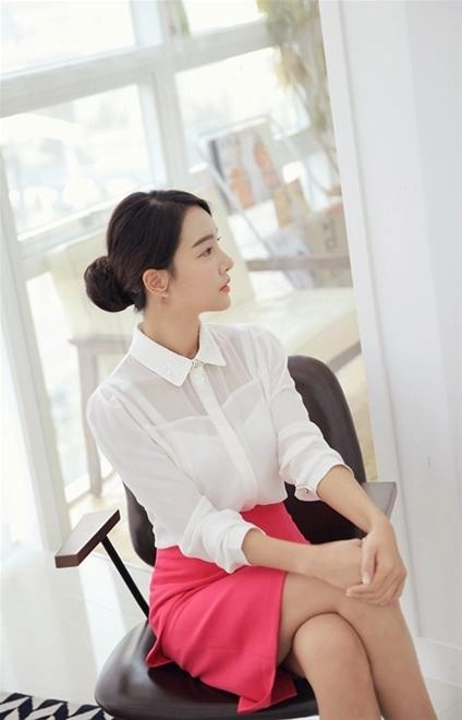 Duyên dáng nới công sở với áo sơ mi nữ trắng 2017