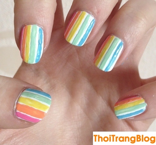 15 mẫu móng tay nail kẻ sọc đẹp cho nàng công sở