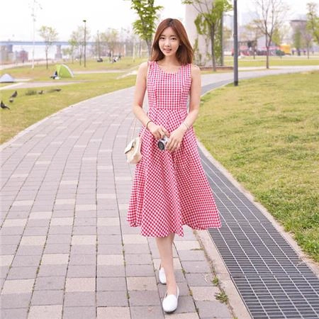 Váy đầm sọc caro cho bạn gái thêm nét thanh lịch đầy cá tính