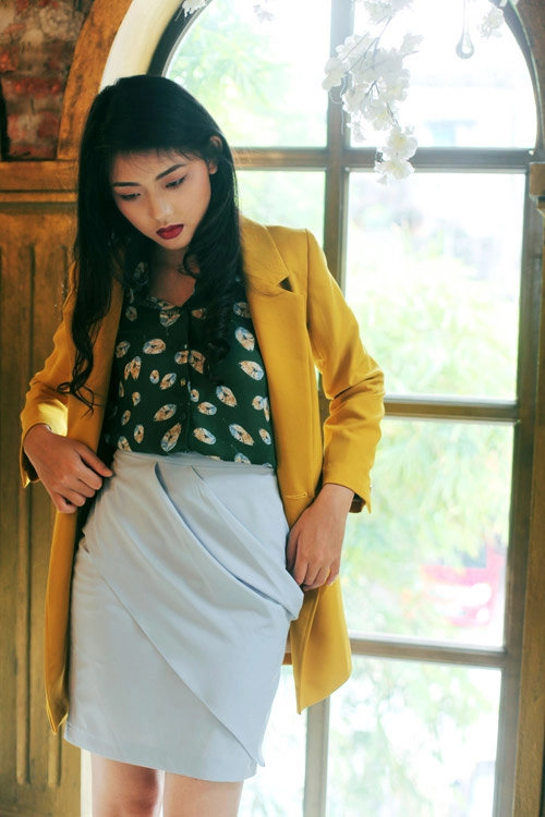 Ngắm cô nàng 20 thích làm quý cô công sở