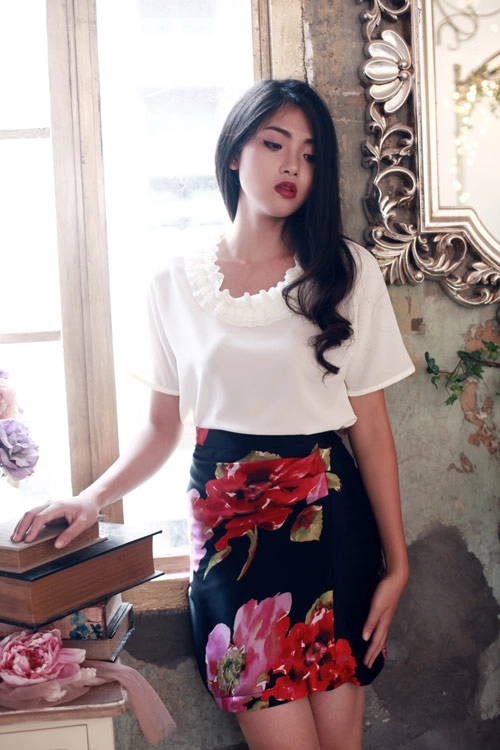 Ngắm cô nàng 20 thích làm quý cô công sở