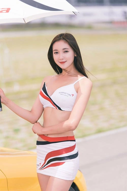 Người mẫu hàn quốc nổi tiếng nhờ hình thể cực nóng