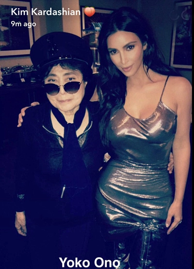 kim kardashian khoe vòng một với mốt không nội y
