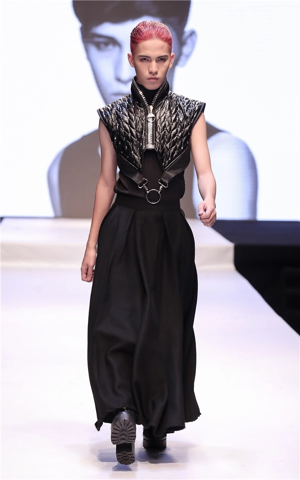 Kim nhã tôi rất xấu hổ khi bị chê catwalk như đi chợ