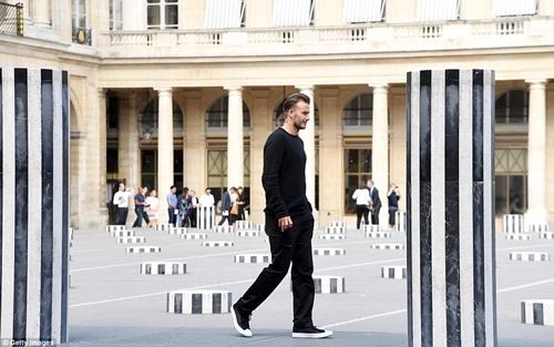 David beckham cuốn hút cực độ tại show louis vuitton