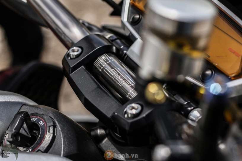 Kawasaki z1000 hầm hố đầy chất lính trong bản độ army