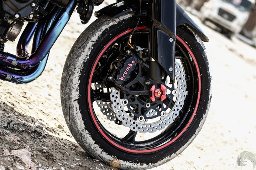 Kawasaki z1000 hầm hố đầy chất lính trong bản độ army