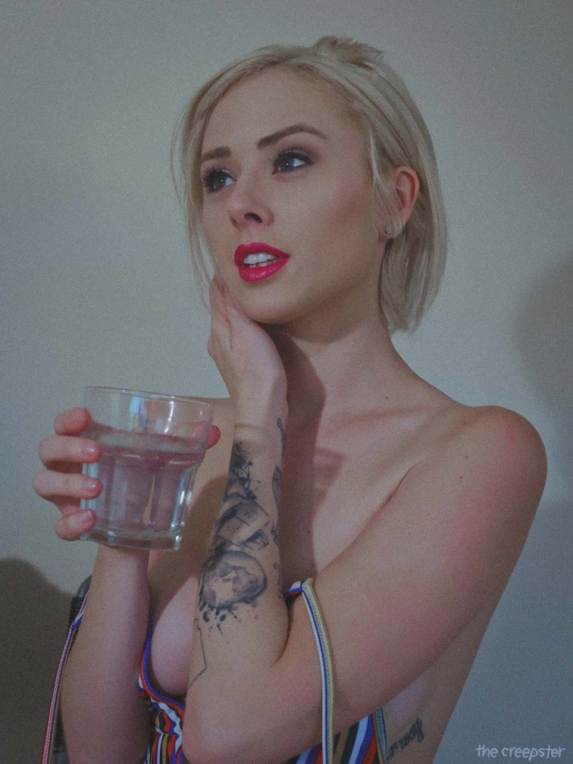 Ngắm hình xăm ngực siêu gợi cảm của hot girl mỹ alysha nett
