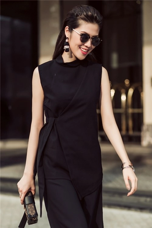 Với hai màu đen và trắng thu hằng vẫn sang chảnh như quý cô paris