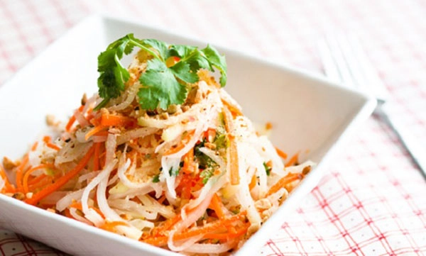 Giảm cân hiệu quả cho người béo với củ su hào