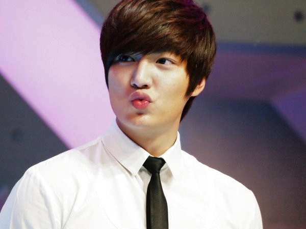 Tỉa layer ngắn phong cách như lee min ho