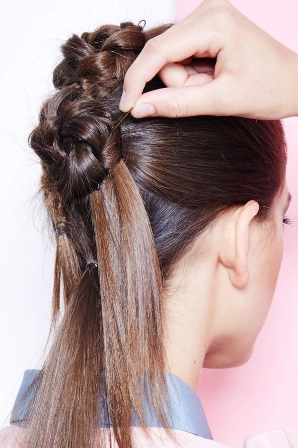 Hướng dẫn làm kiểu tóc đuôi ngựa cho cô nàng sành điệu
