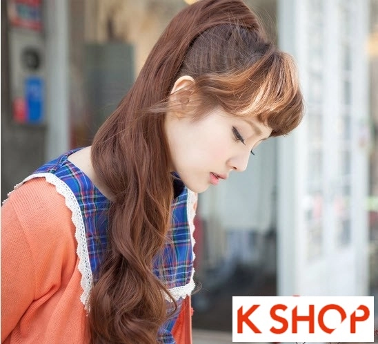 Kiểu tóc dài uốn xoăn đuôi nhẹ cho cô nàng quyến rũ