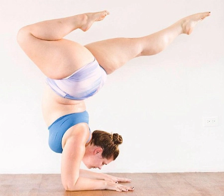Những cô nàng này đã thay đổi chuẩn yoga
