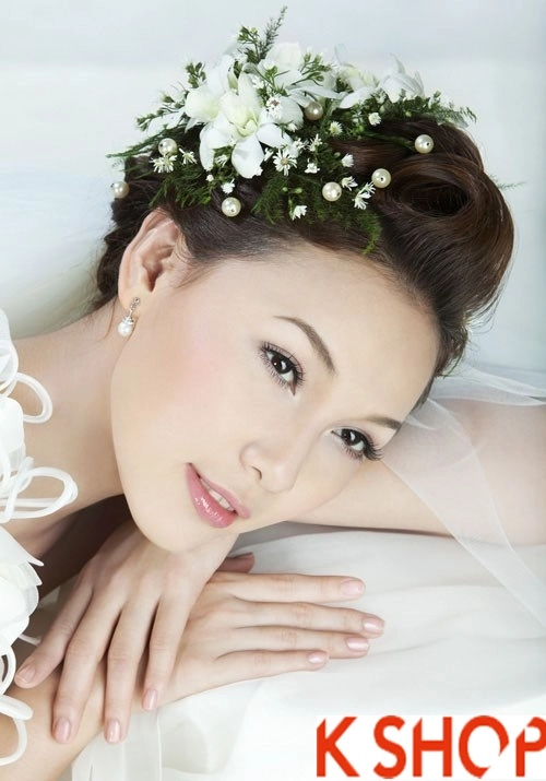 Những kiểu tóc dễ thương quyến rũ cho cô dâu ngày cưới