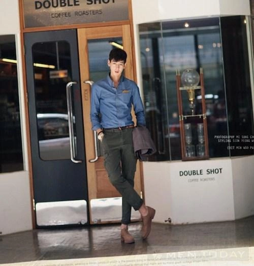 Cách mix đồ đi làm đi chơi với quần kaki nam