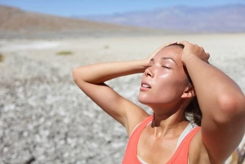 4 loại nước cân bằng điện giải phòng khi nguy cấp