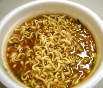 Ăn mì tôm như thế nào an toàn