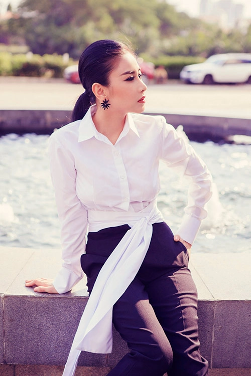 Hà minh ngọc sành điệu dạo phố