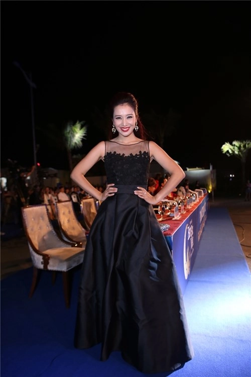 Jennifer phạm rạng rỡ đọ sắc cùng ngô phương lan