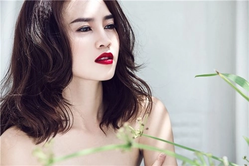 Lan ngọc xuất hiện trong veo nhẹ nhàng