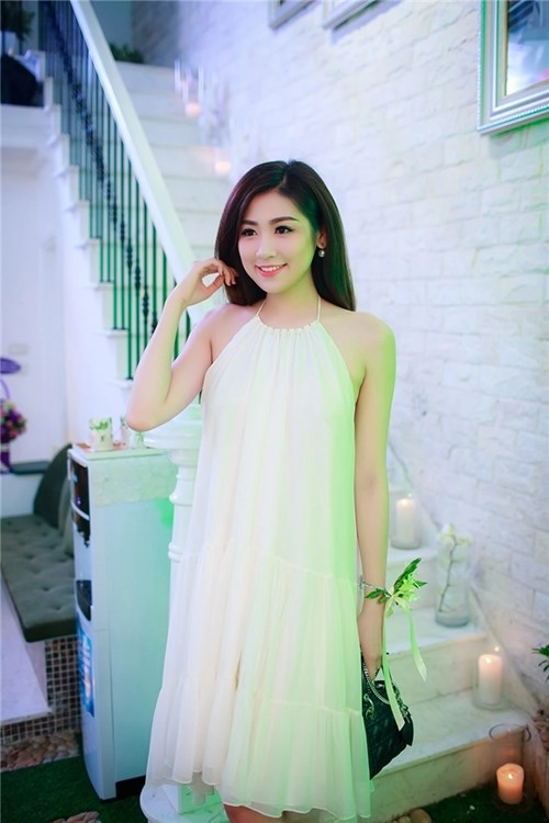 Tú anh ngọc hân xinh như thiên thần áo trắng