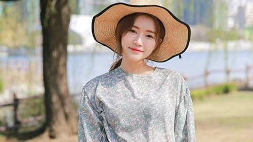 Bí quyết chọn màu trang phục đánh tan cái nắng hè