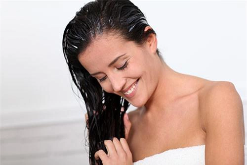 Bí quyết tóc mượt sau một lần ủ chuối chín và dầu