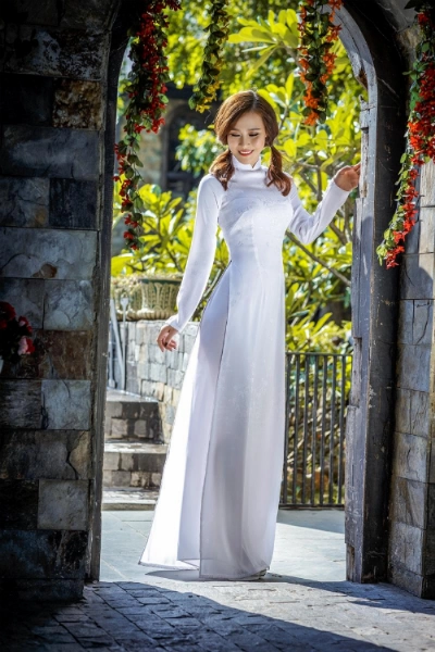 Bst áo dài nữ sinh trang nhã phong cách châu âu của thái tuấn
