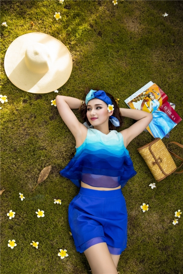 Điệu đà nữ tính với sắc xanh như lã thanh huyền