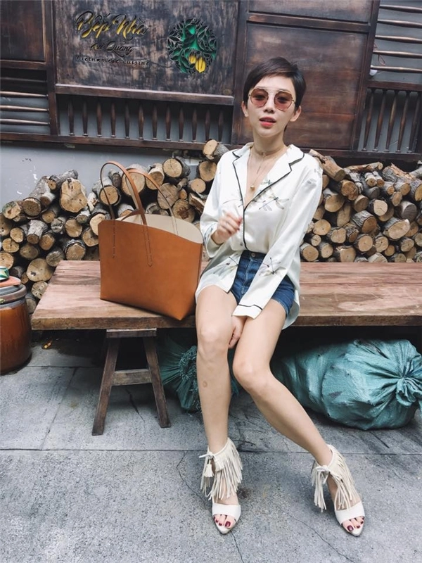 Hà hồ phạm hương đọ sắc