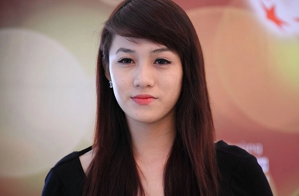 Lộ ảnh quá khứ của mĩ nhân đẹp nhất the face vietnam