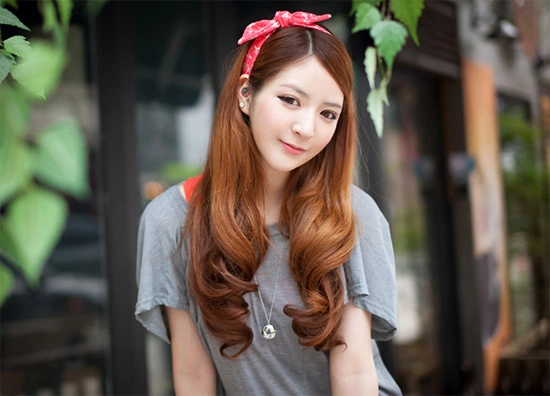 Tóc uốn xoăn đuôi lọn to kiểu hàn quốc thời thượng