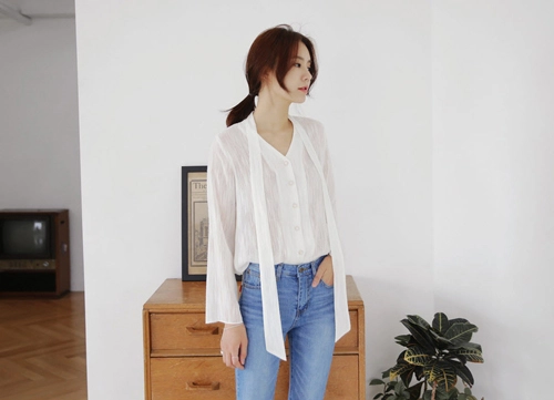 2 kiểu áo sơ mi này bạn nữ công sở cần phải biết