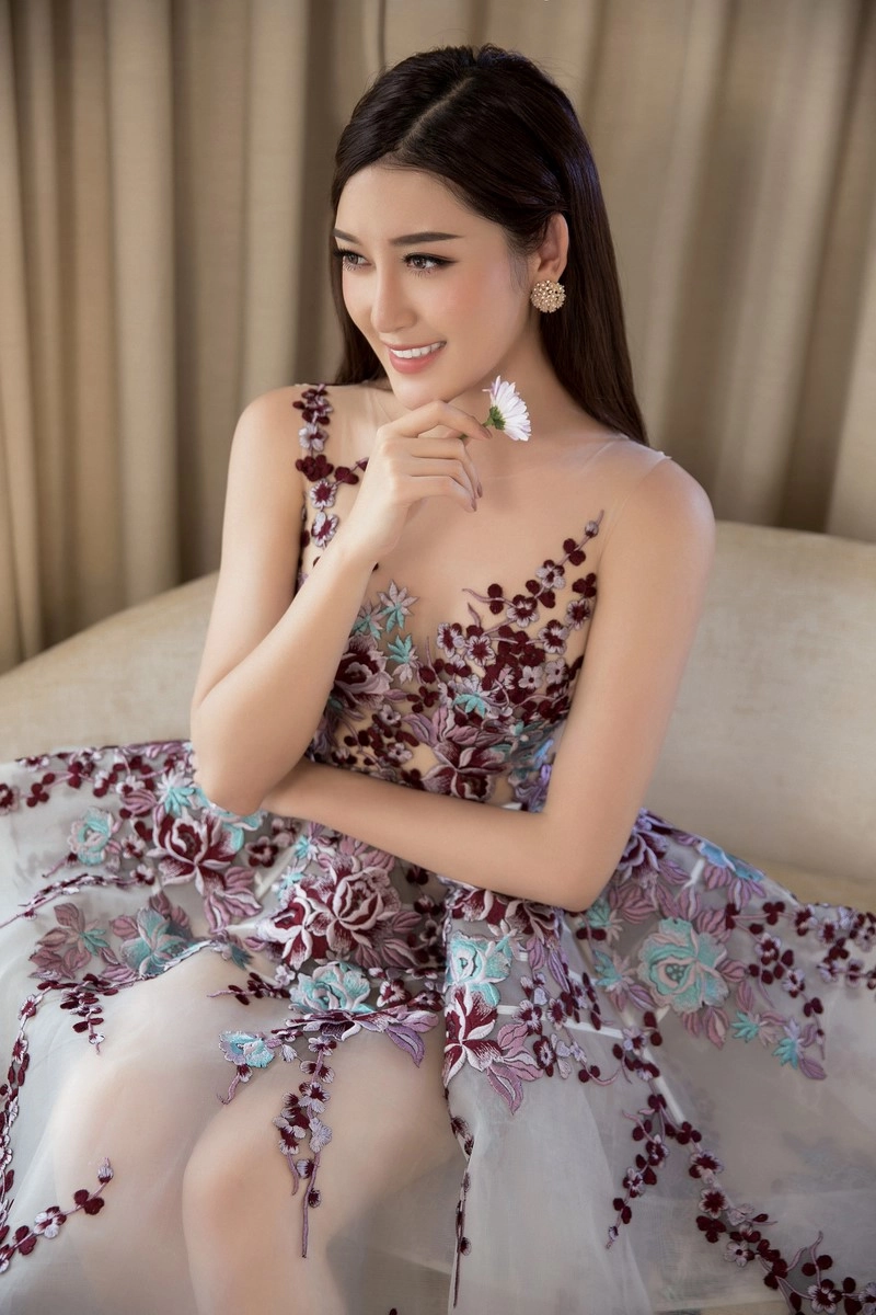 Á hậu Huyền My gợi cảm với đầm hai dây hình ảnh 6 Á hậu huyền my cực gợi cảm và đầy quyến rũ với đầm hai dây