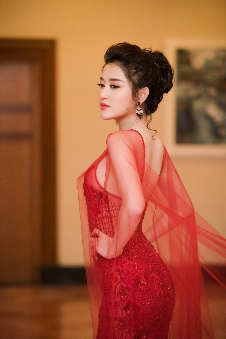 Á hậu Huyền My cuốn hút với đầm xuyên thấu hình ảnh 6 Á hậu huyền my cuốn hút gợi cảm với đầm xuyên thấu
