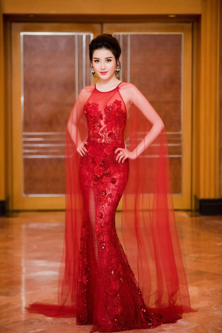 Á hậu <a href= Á hậu huyền my cuốn hút gợi cảm với đầm xuyên thấu