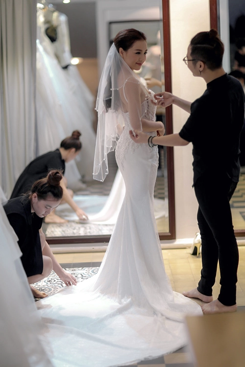 Áo cưới bồng bềnh như mây của linh phi