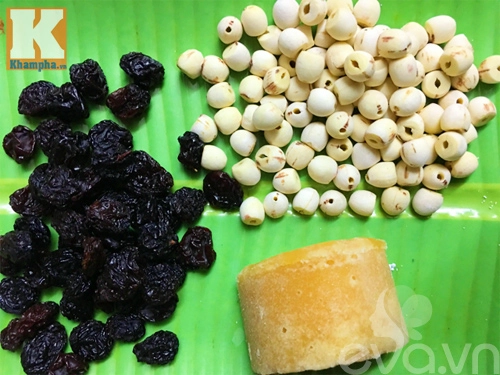 Cách nấu chè hạt sen nho khô thơm ngon thanh mát