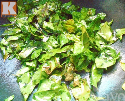 Cách nấu thịt ba chỉ đảo lá mắc mật thơm nức mũi