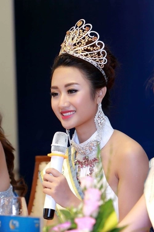 Cận cảnh mặt mộc của 6 hoa hậu việt đang đương nhiệm