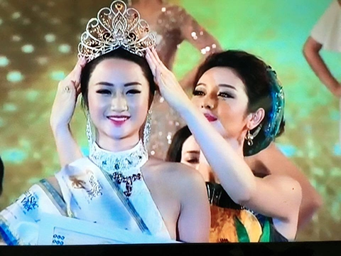Chiêm ngưỡng vẻ đẹp gợi cảm của tân hoa hậu bản sắc việt