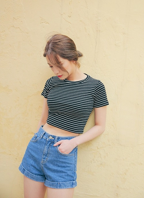 Cho nàng thỏa sức khoe eo thon với soóc jeans cạp cao