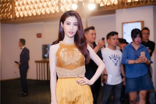Diện váy tua rua đẹp rạng người như mỹ nhân việt