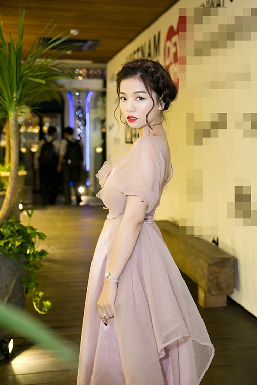 Diễn viên mc hạ anh xinh như công chúa dự dạ tiệc