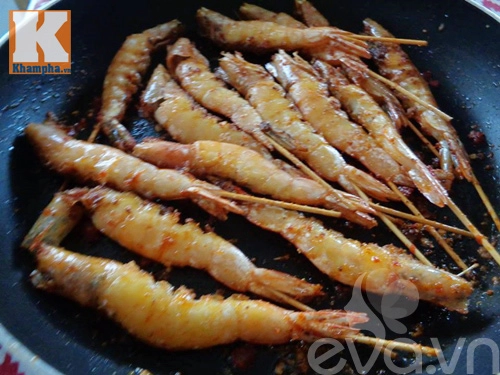 Hướng dẫn làm tôm xóc muối đơn giản mà ngon